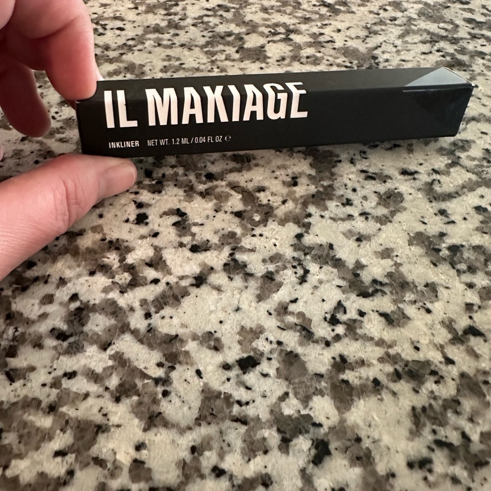 IL MAKIAGE eyeliner
